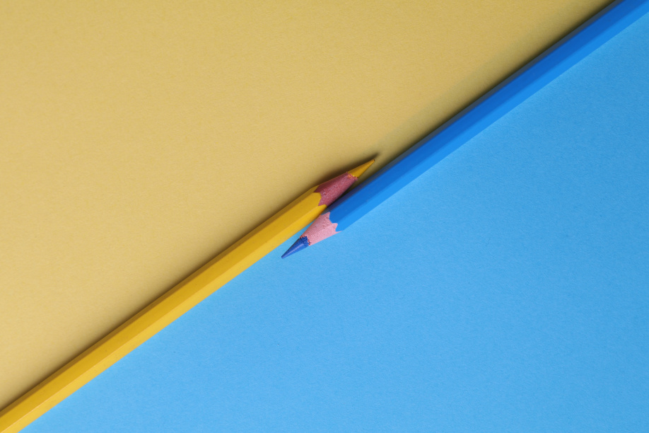 yellow and blue colored pencils